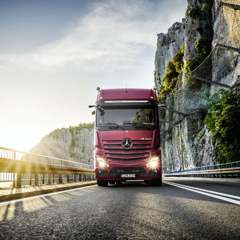 Code Red. Mercedes-Benz Trucks Online Teaser